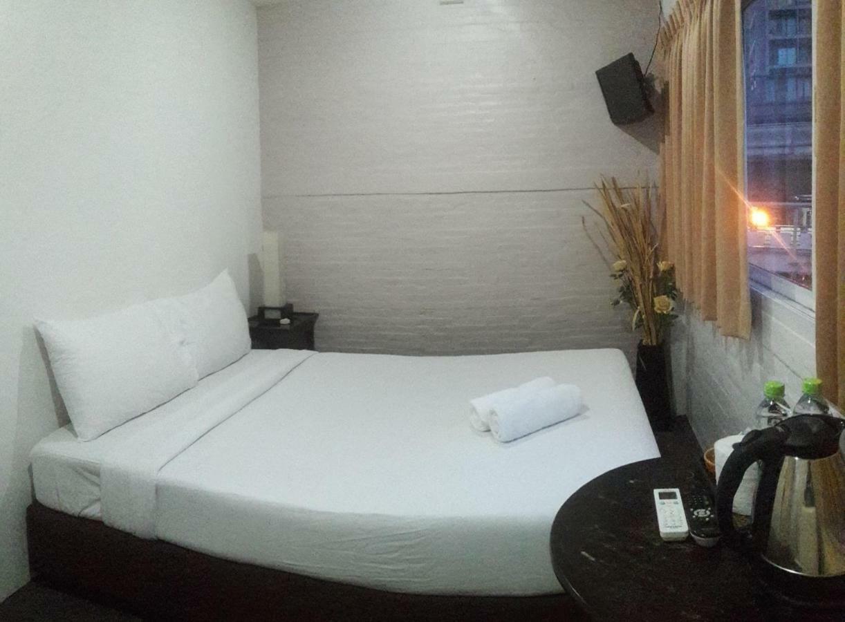 Pink Guest House Bangkok Exterior photo